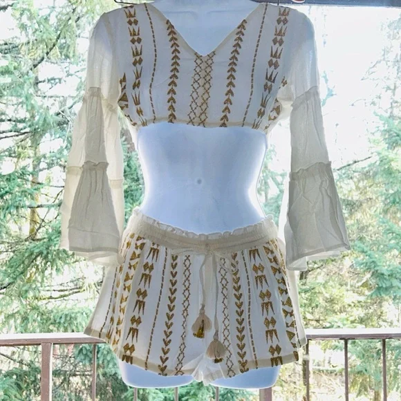 🌼 Boho Gold Foil Embroidered Crop Top & Shorts Set XS NWT - Picture 2 of 14